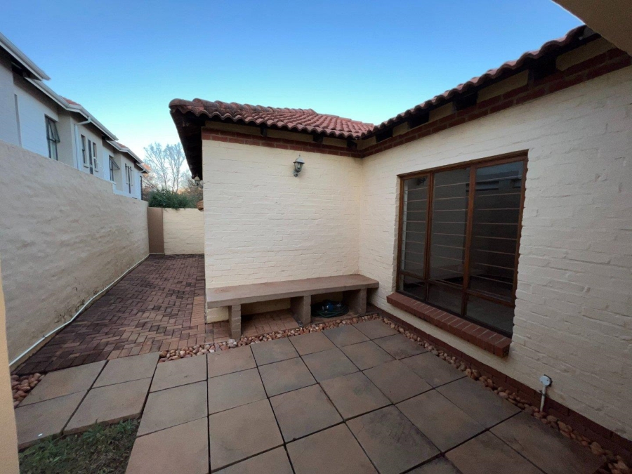 To Let 2 Bedroom Property for Rent in Die Bult North West
